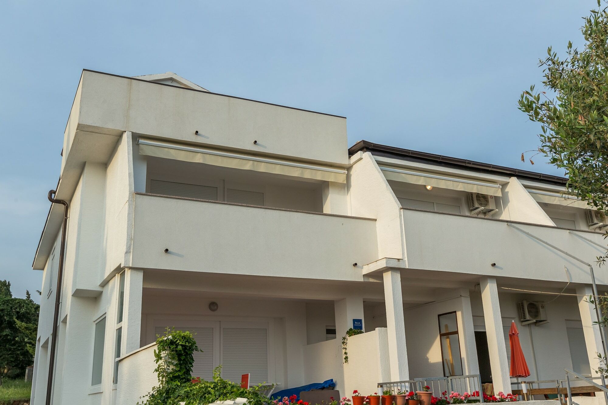 Apartments By The Sea Semy Novalja Bagian luar foto